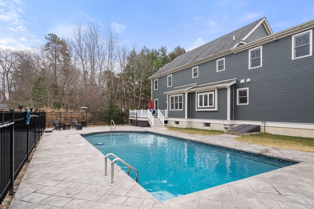 8 Yonker Place Walpole, MA 02081 - Photo 31 of 39