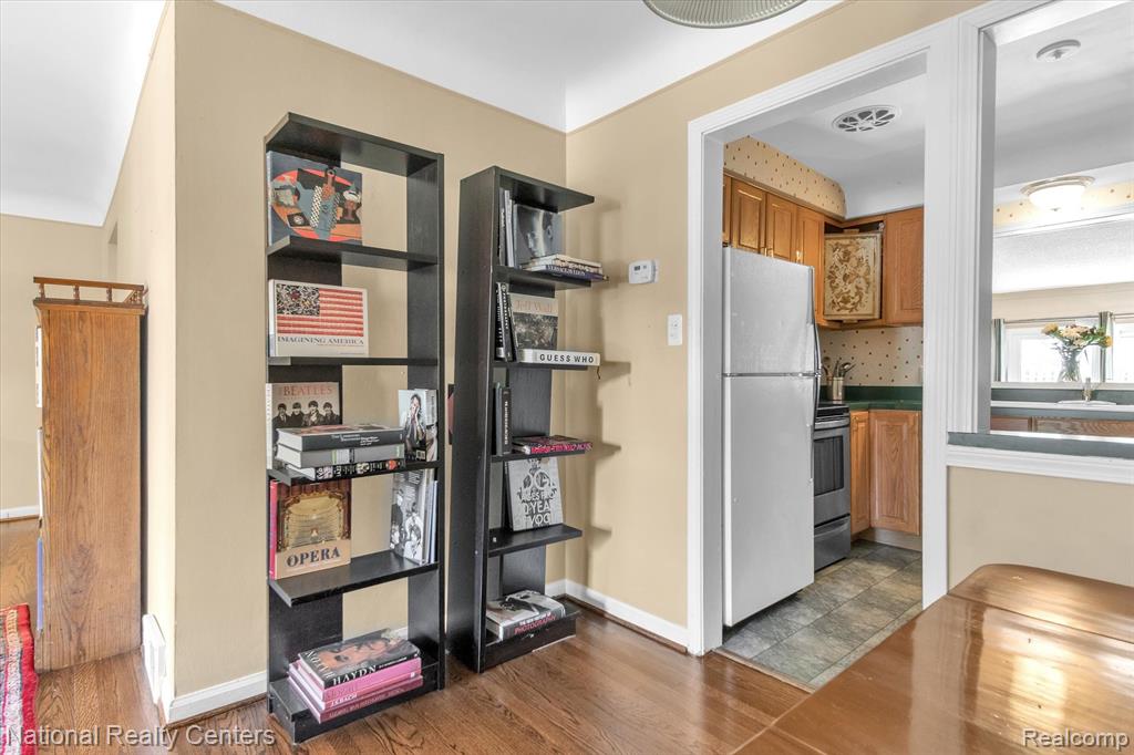 4338 Samoset Road Royal Oak, MI 48073 - Photo 15 of 41 Gallery Image 15