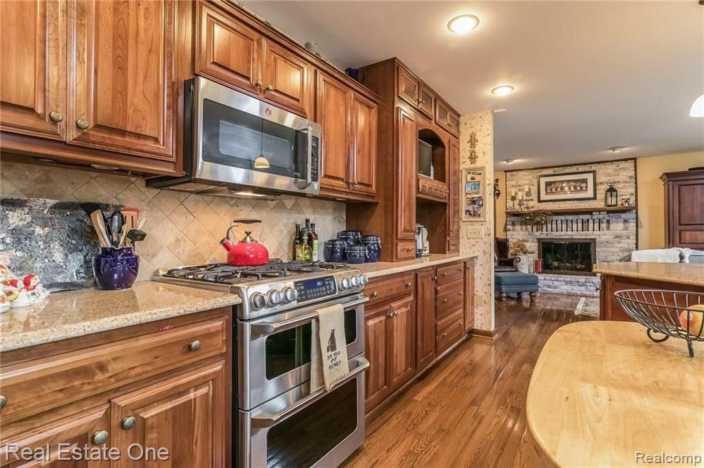 764 Leinster Road Rochester Hills, MI 48309 - Photo 13 of 46