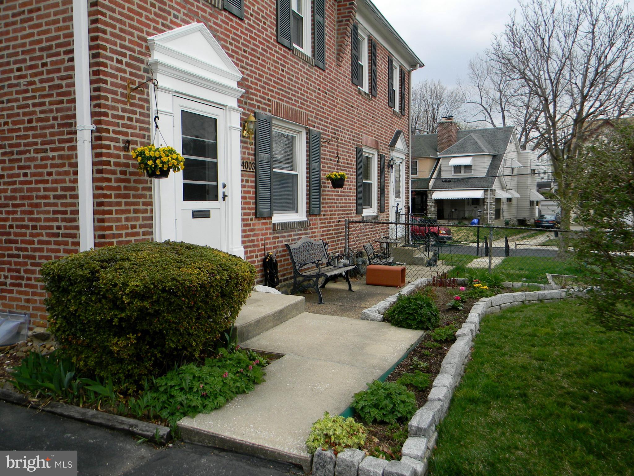 Great Curb appeal with landscaping