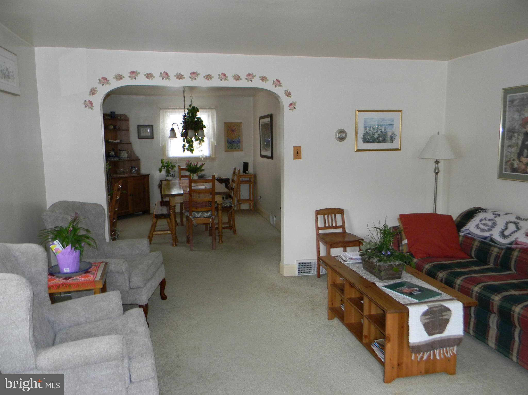 Spacious living room