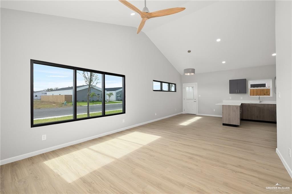 2700 Mockingbird Road, Unit 4 Weslaco, TX 78596 - Photo 5 of 27 Gallery Image 5