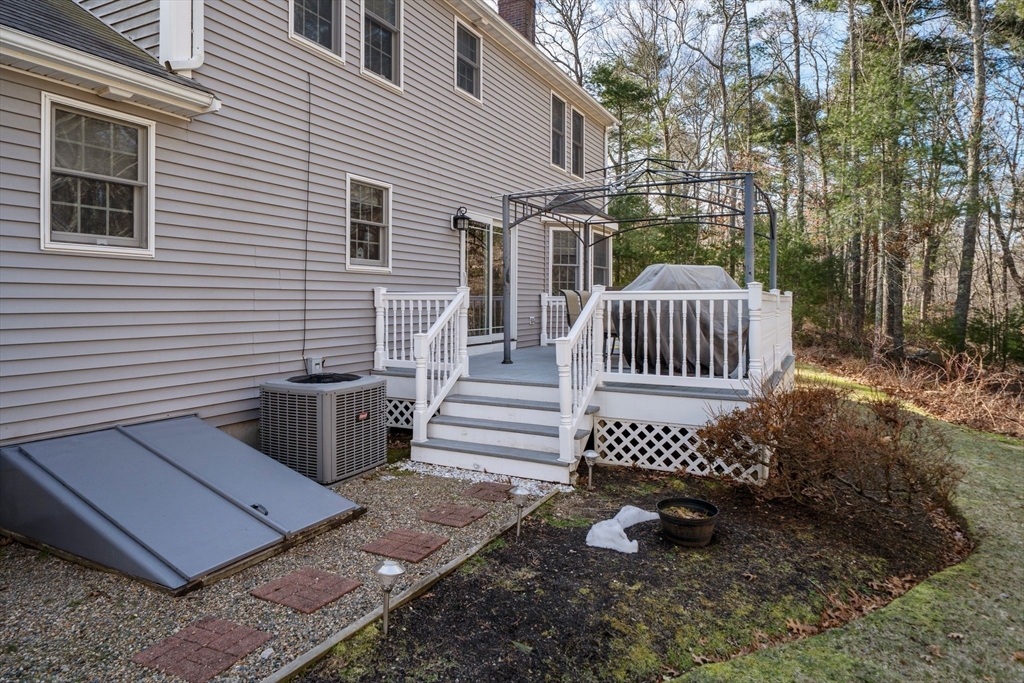 12 Thistle Lane Rochester, MA 02770 - Photo 5 of 39