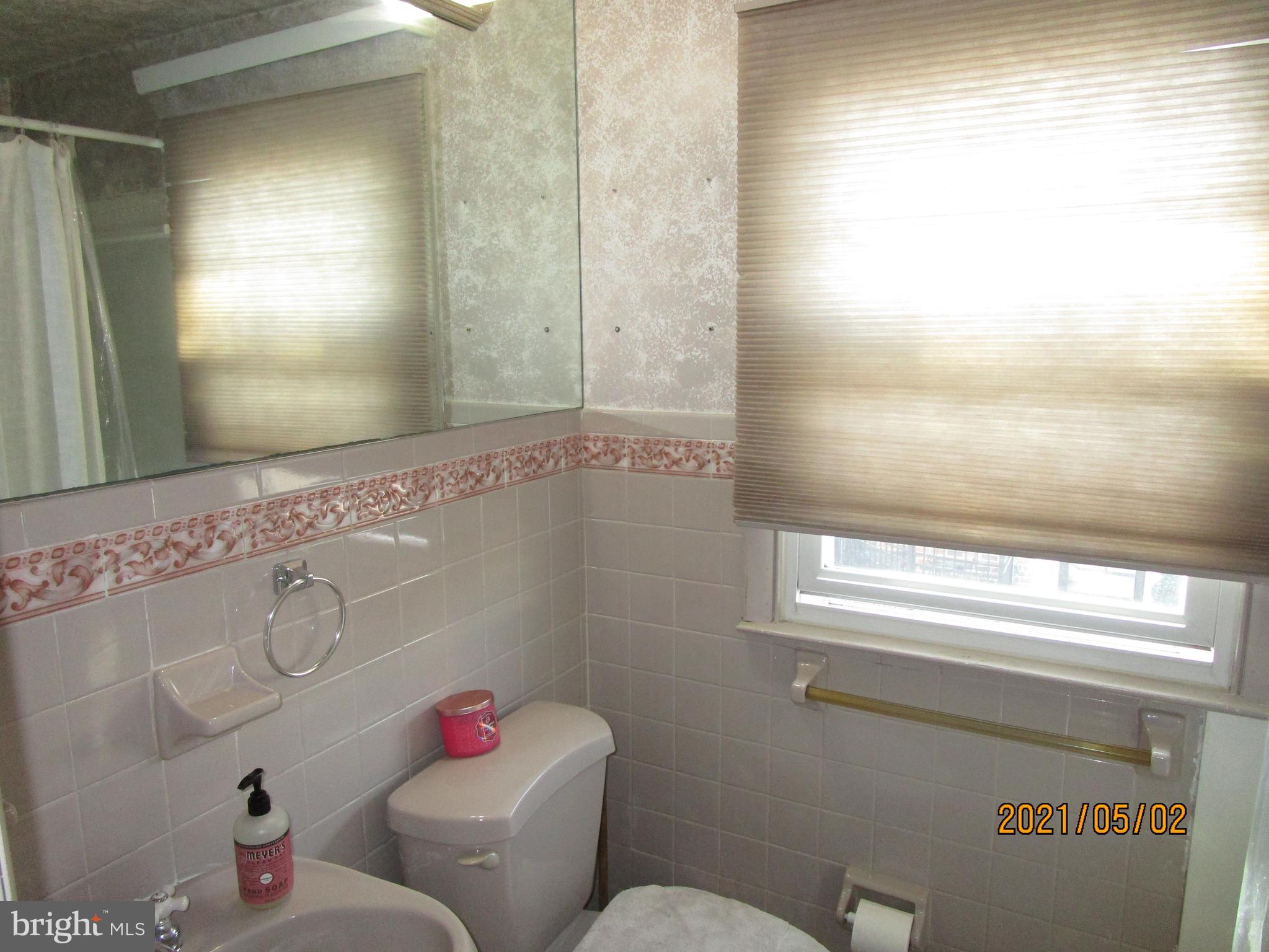 1146 Morefield Road Philadelphia, PA 19115 - Photo 24 of 30 Hall Bath