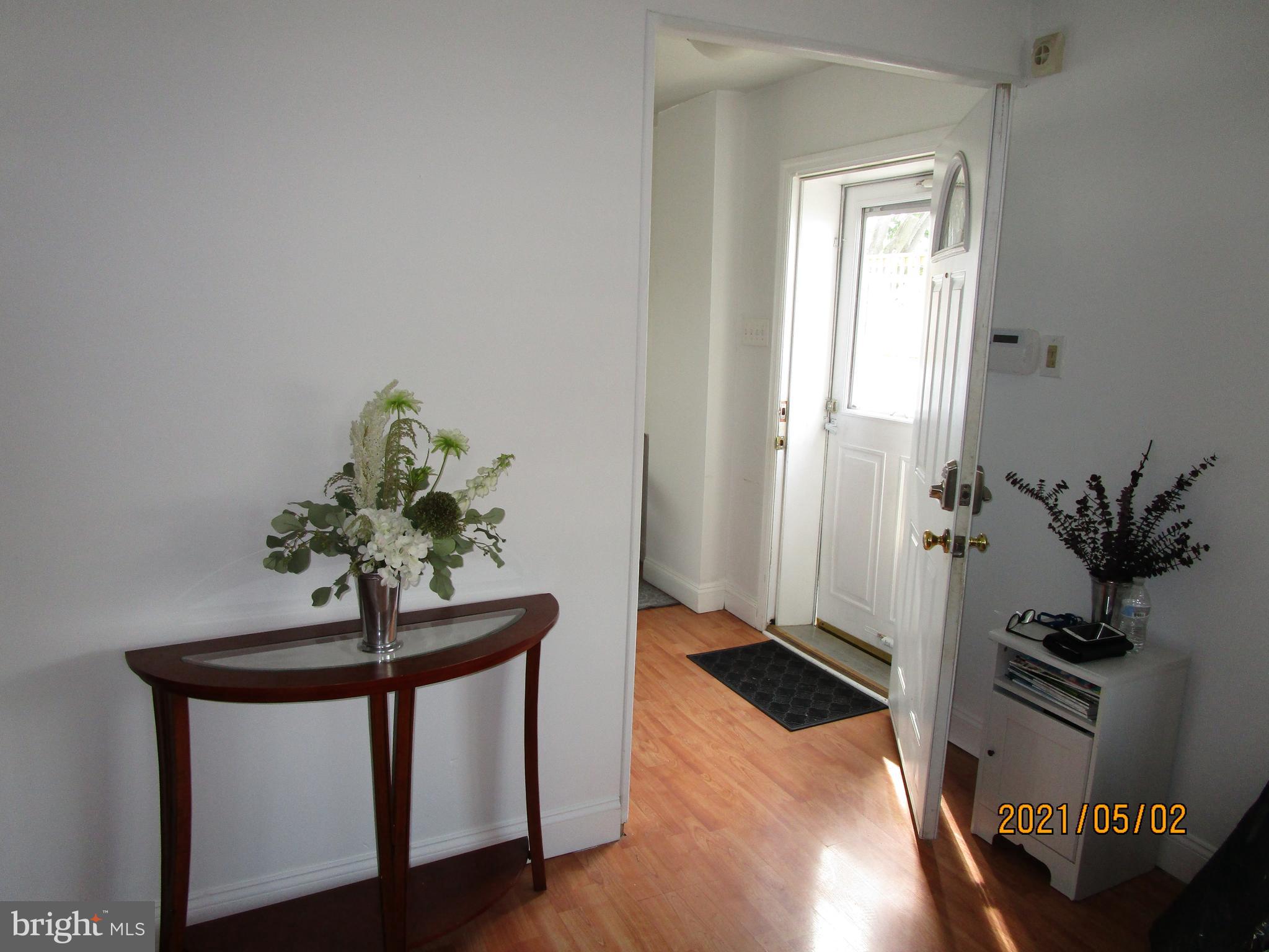 1146 Morefield Road Philadelphia, PA 19115 - Photo 7 of 30 Main Entrance from Dining Rm
