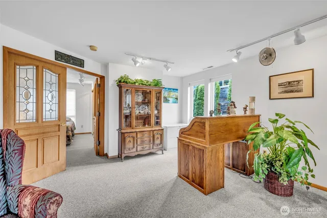 $699,000 | 303 North B Street, Roslyn, WA 98941