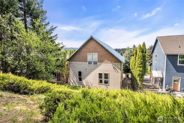$699,000 | 303 North B Street, Roslyn, WA 98941