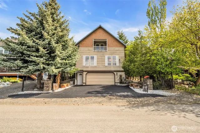 $699,000 | 303 North B Street, Roslyn, WA 98941