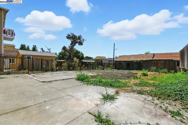 $799,000 | 1739 East 22nd Street, Oakland, CA 94606