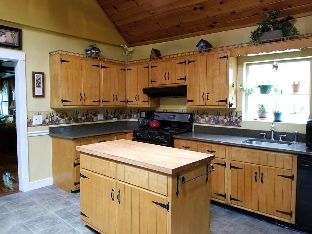 223 Alpine Road Fitchburg, MA 01420 - Photo 3 of 27 Gallery Image 3