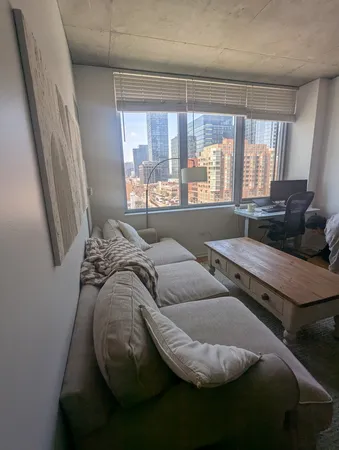 $2,600 | 659 West Randolph Street, Unit 711, Chicago, IL 60661