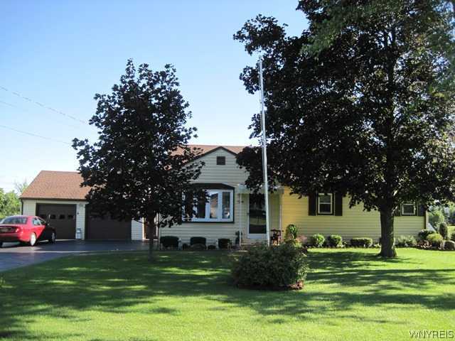 7224 Akron Road Lockport Town, NY 14094 - Photo 1 of 1 Exterior Front