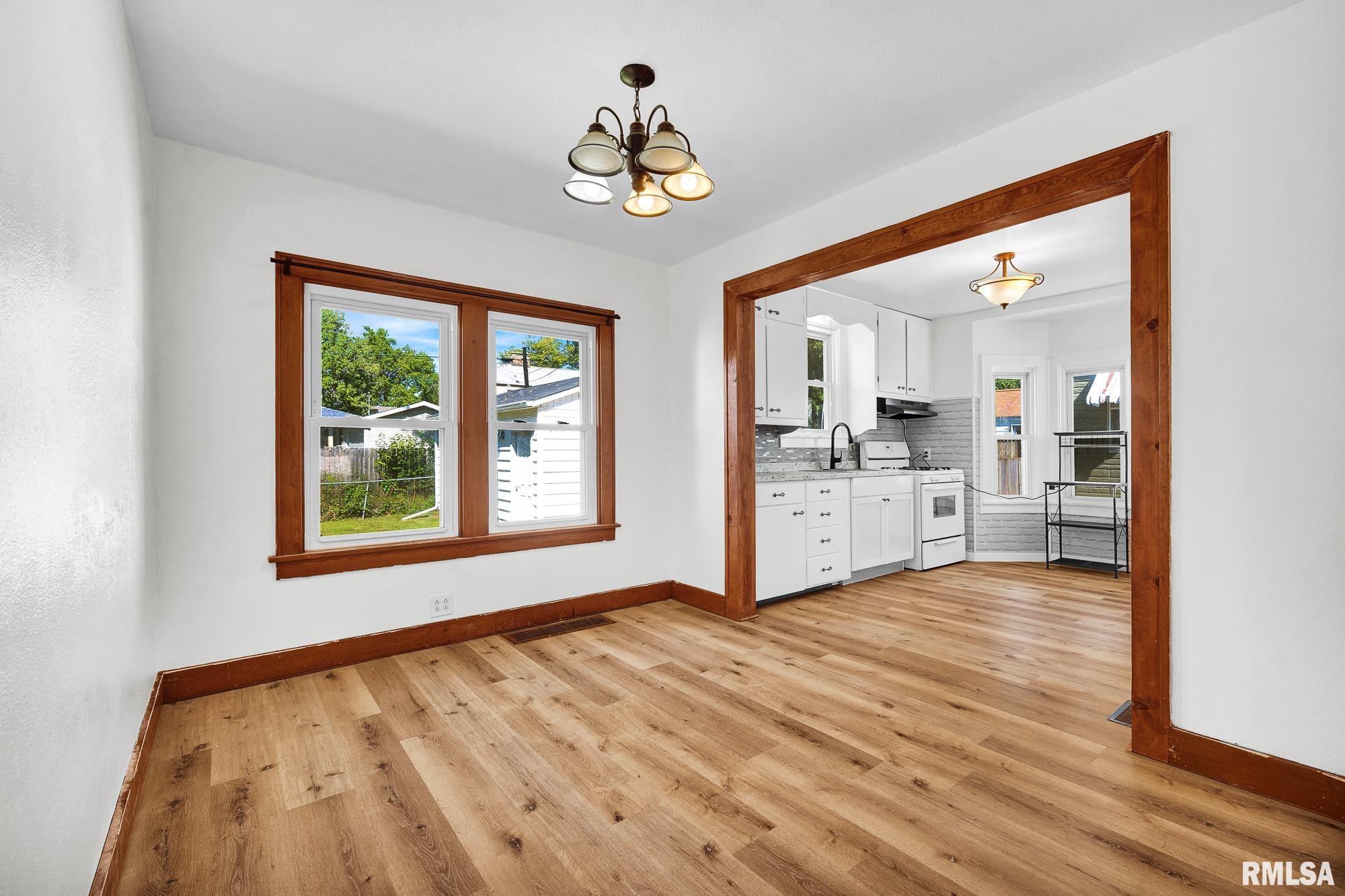 1003 Chestnut Street Pekin, IL 61554 - Photo 7 of 26 Gallery Image 7