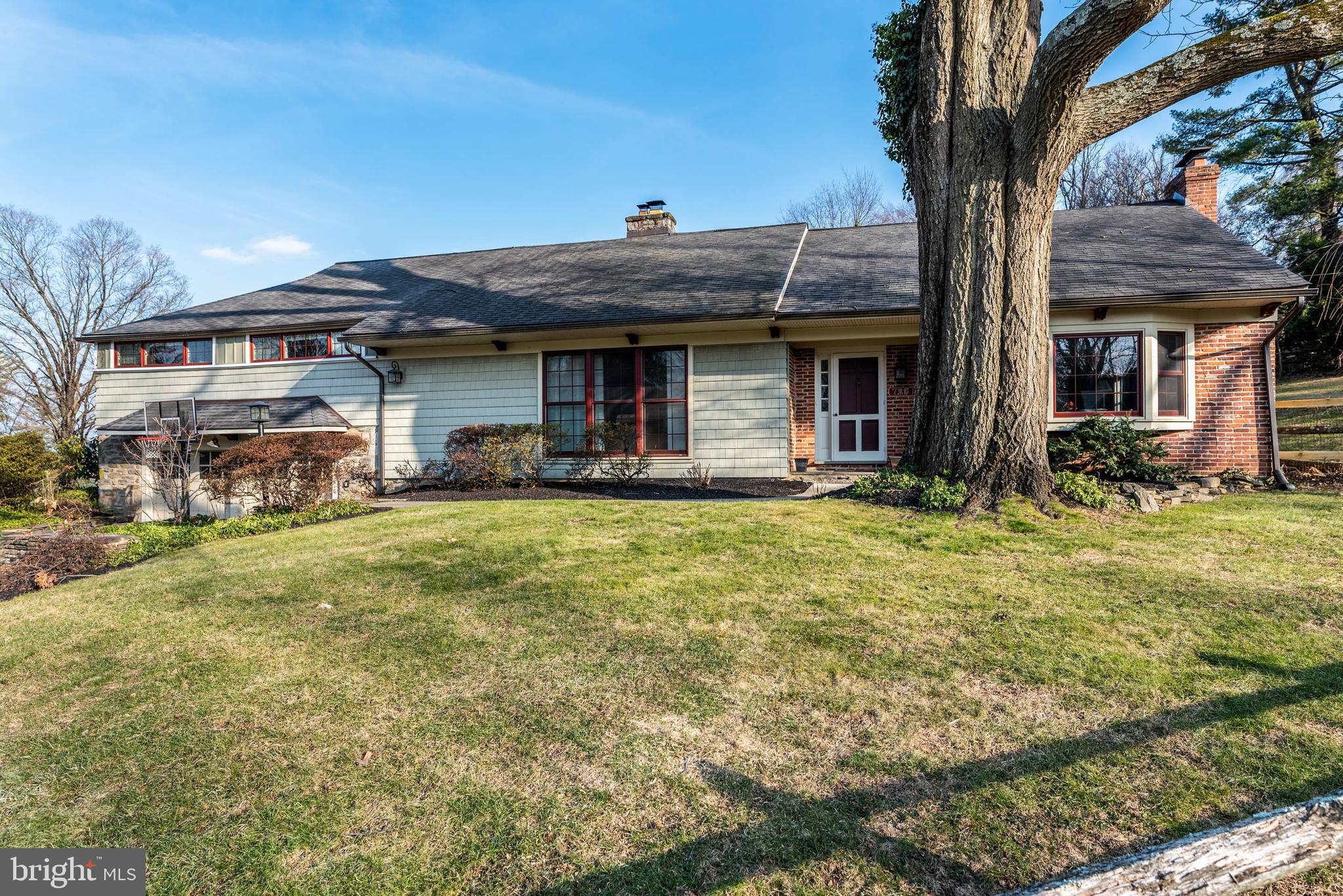 725 Woodfield Road Villanova, PA 19085 - Photo 2 of 25