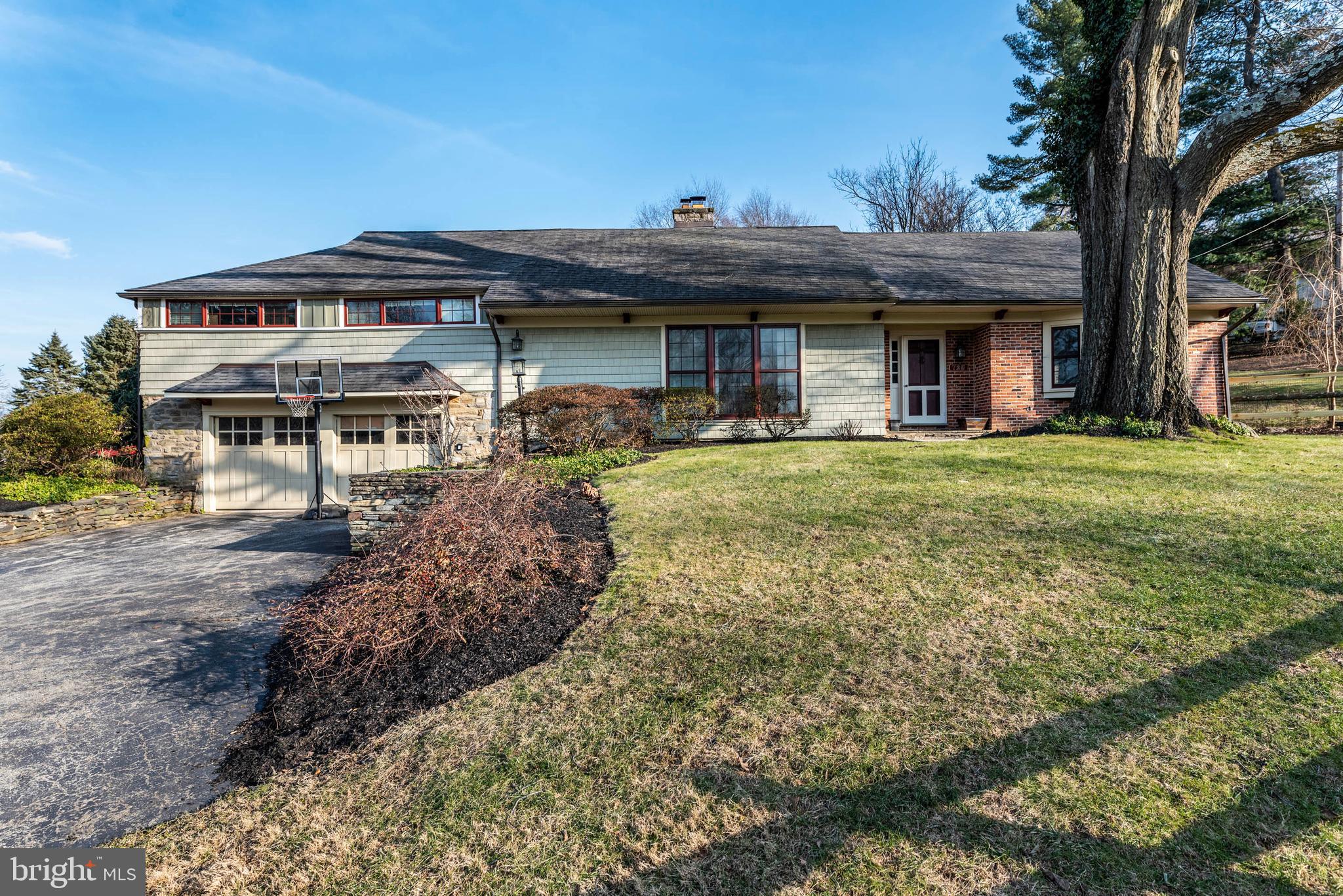 725 Woodfield Road Villanova, PA 19085 - Photo 3 of 25