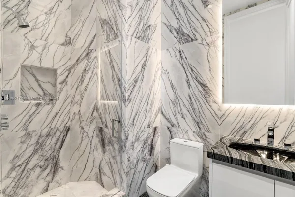 $100,000 | 17901 Collins, Unit PH4705, Sunny Isles Beach, FL 33160