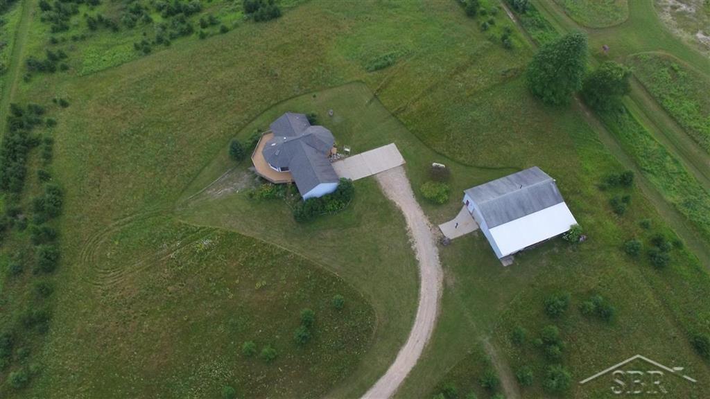 6085 Round Lake Road Gladwin, MI 48624 - Photo 35 of 38
