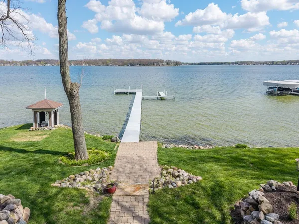 $2,545,000 | 222 West Clear Lake Drive, Fremont, IN 46737