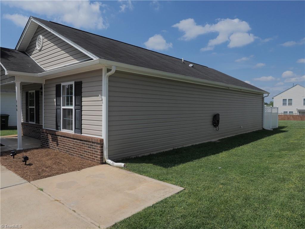 746 Bitting Hall Circle Rural Hall, NC 27045 - Photo 4 of 25