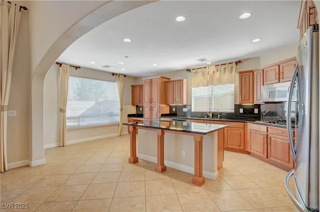 $1,049,999 | 960 White Feather Lane, Las Vegas, NV 89138