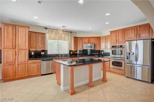 $1,049,999 | 960 White Feather Lane, Las Vegas, NV 89138