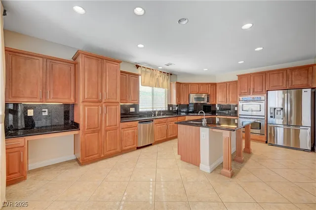 $1,049,999 | 960 White Feather Lane, Las Vegas, NV 89138