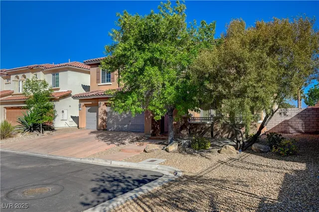 $1,049,999 | 960 White Feather Lane, Las Vegas, NV 89138