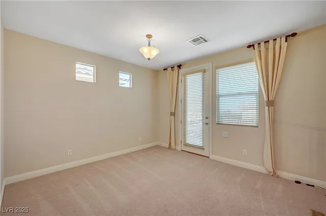 $1,049,999 | 960 White Feather Lane, Las Vegas, NV 89138