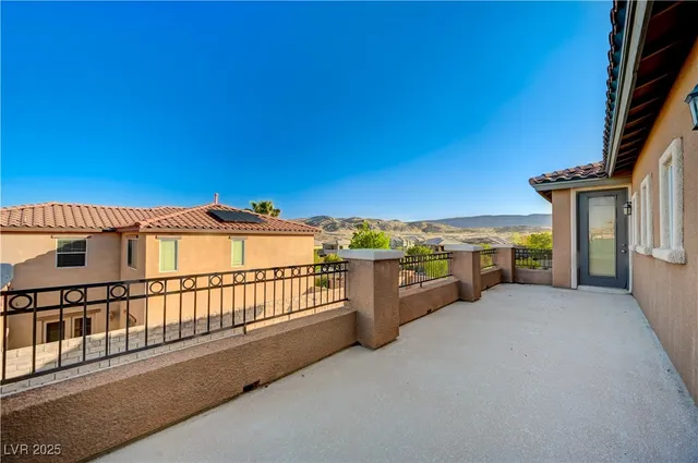 $1,049,999 | 960 White Feather Lane, Las Vegas, NV 89138