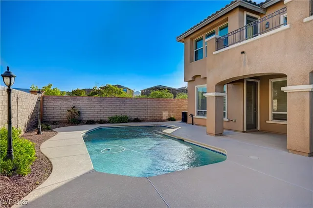 $1,049,999 | 960 White Feather Lane, Las Vegas, NV 89138