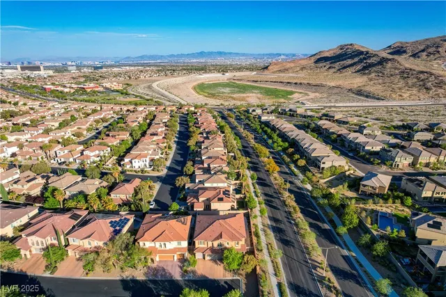 $1,049,999 | 960 White Feather Lane, Las Vegas, NV 89138