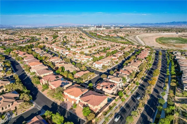 $1,049,999 | 960 White Feather Lane, Las Vegas, NV 89138