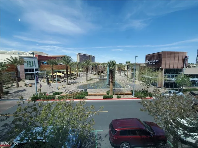 $1,049,999 | 960 White Feather Lane, Las Vegas, NV 89138