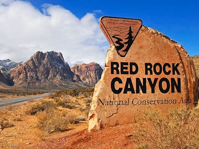 $1,049,999 | 960 White Feather Lane, Las Vegas, NV 89138