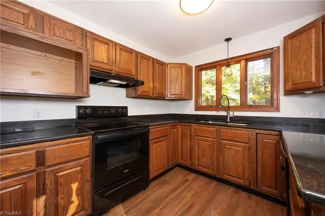 $169,900 | 1138 Edgebrook Drive, Winston-Salem, NC 27106