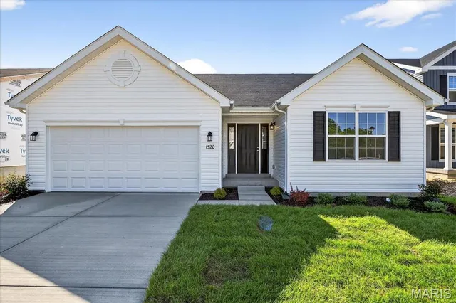 $329,000 | 1520 Winding Mdws Drive, Fenton, MO 63026