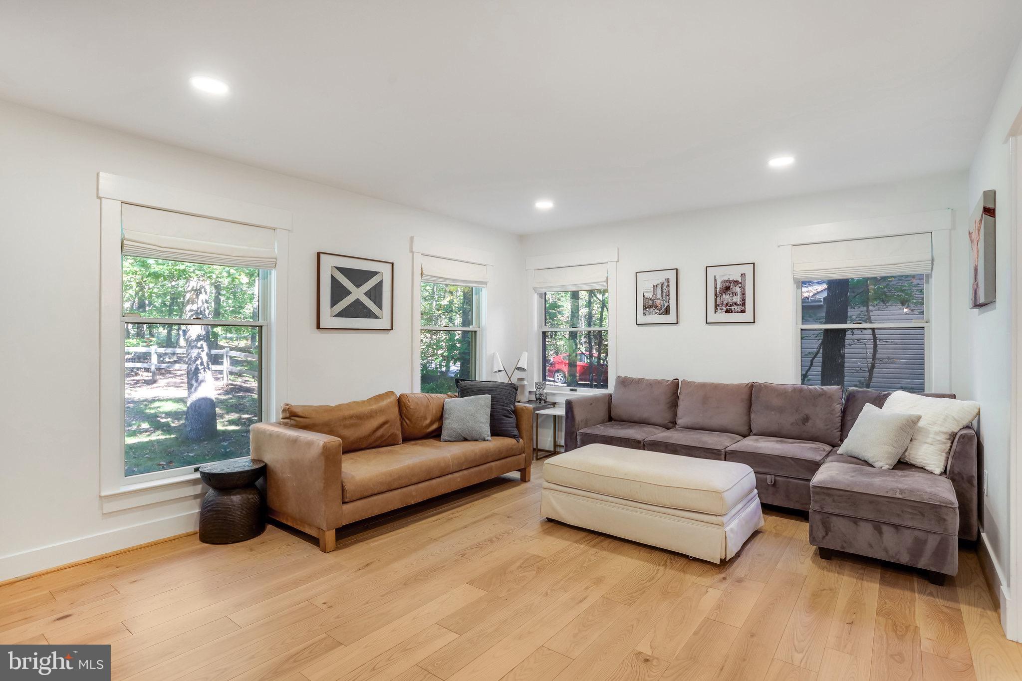 19012 Cattail Lane Poolesville, MD 20837 - Photo 3 of 81