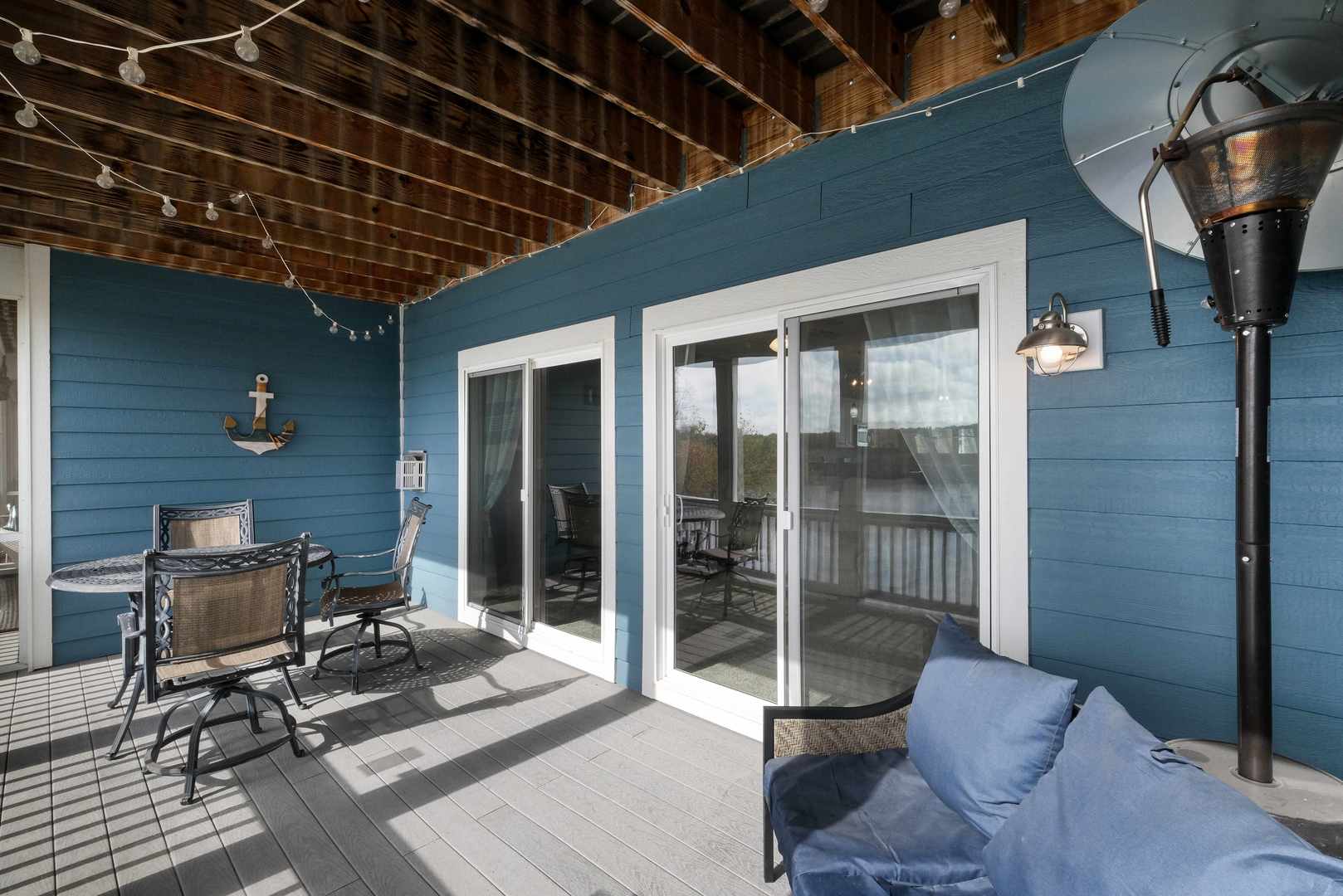 5 River Row Ottawa, IL 61350 - Photo 21 of 24 a view of a patio with chair and tables