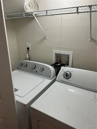 $1,795 | 1951 Greenpoint Drive, Unit 103, Kirkwood, MO 63122