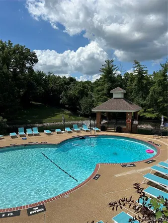 $1,795 | 1951 Greenpoint Drive, Unit 103, Kirkwood, MO 63122
