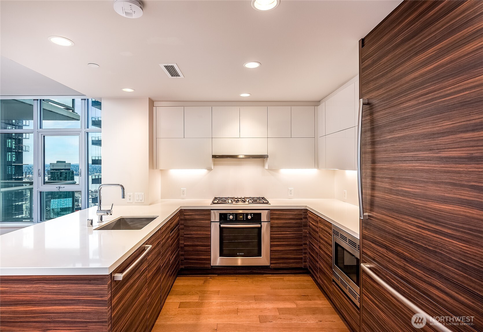 588 Bell Street, Unit 2902S Seattle, WA 98121 - Photo 13 of 40