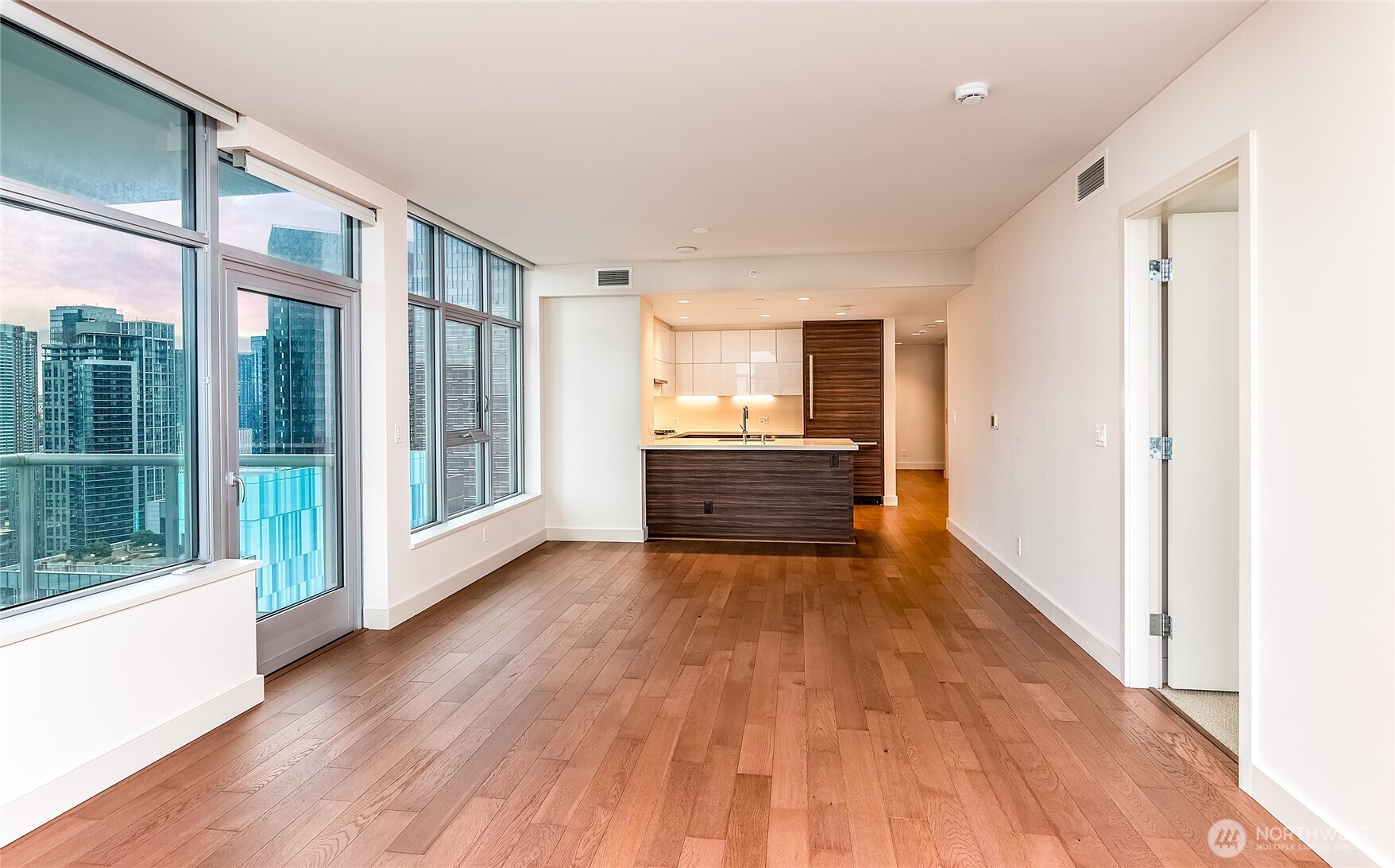 588 Bell Street, Unit 2902S Seattle, WA 98121 - Photo 13 of 40