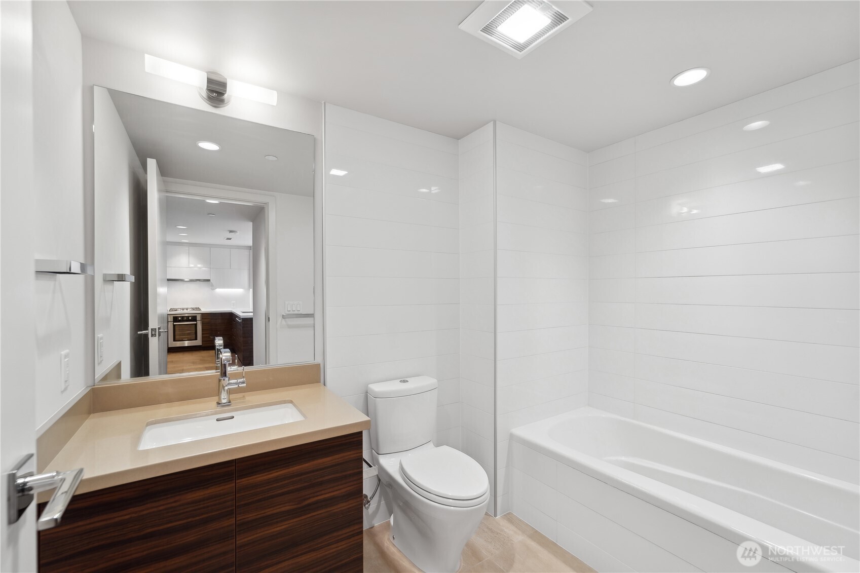 588 Bell Street, Unit 2902S Seattle, WA 98121 - Photo 18 of 40