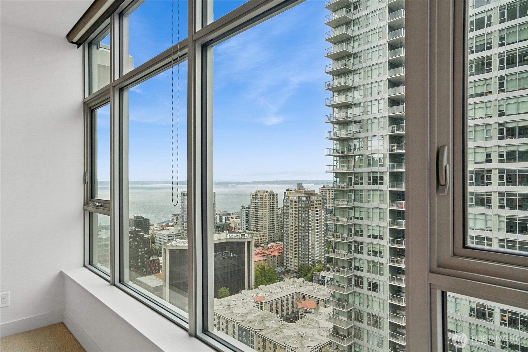 588 Bell Street, Unit 2902S Seattle, WA 98121 - Photo 21 of 40