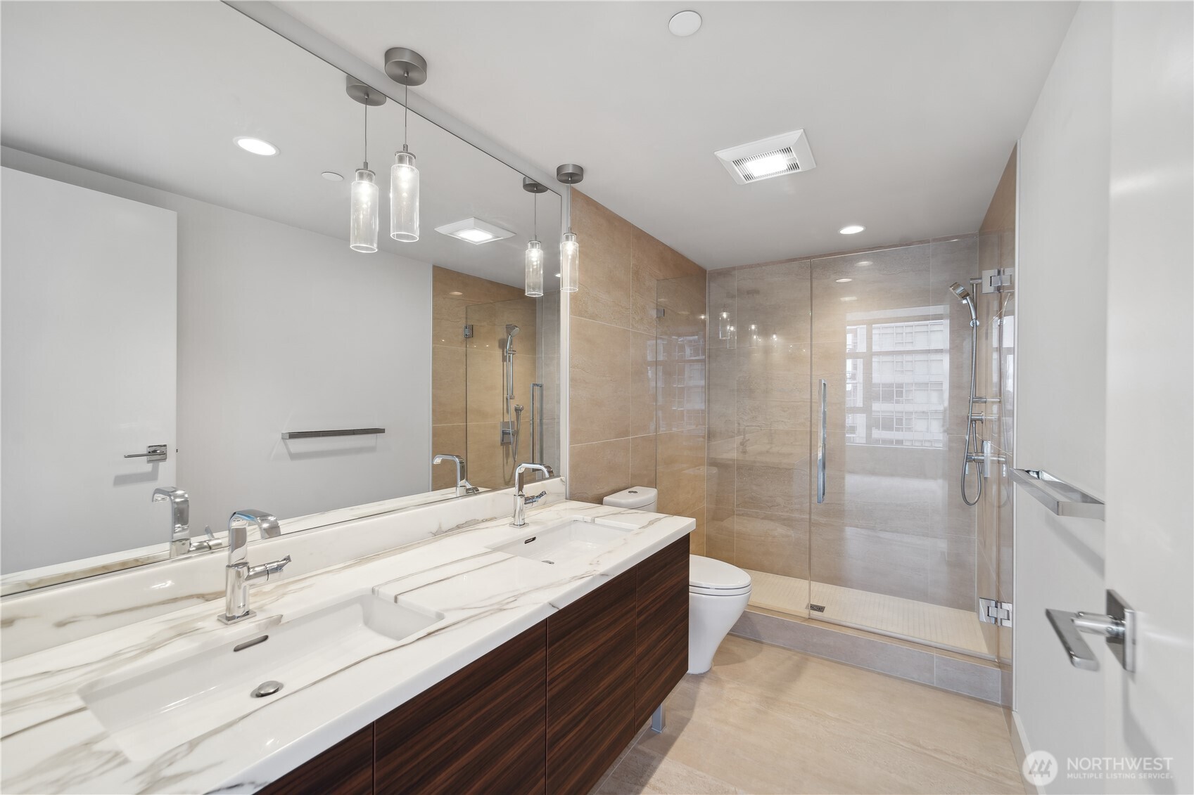 588 Bell Street, Unit 2902S Seattle, WA 98121 - Photo 22 of 40