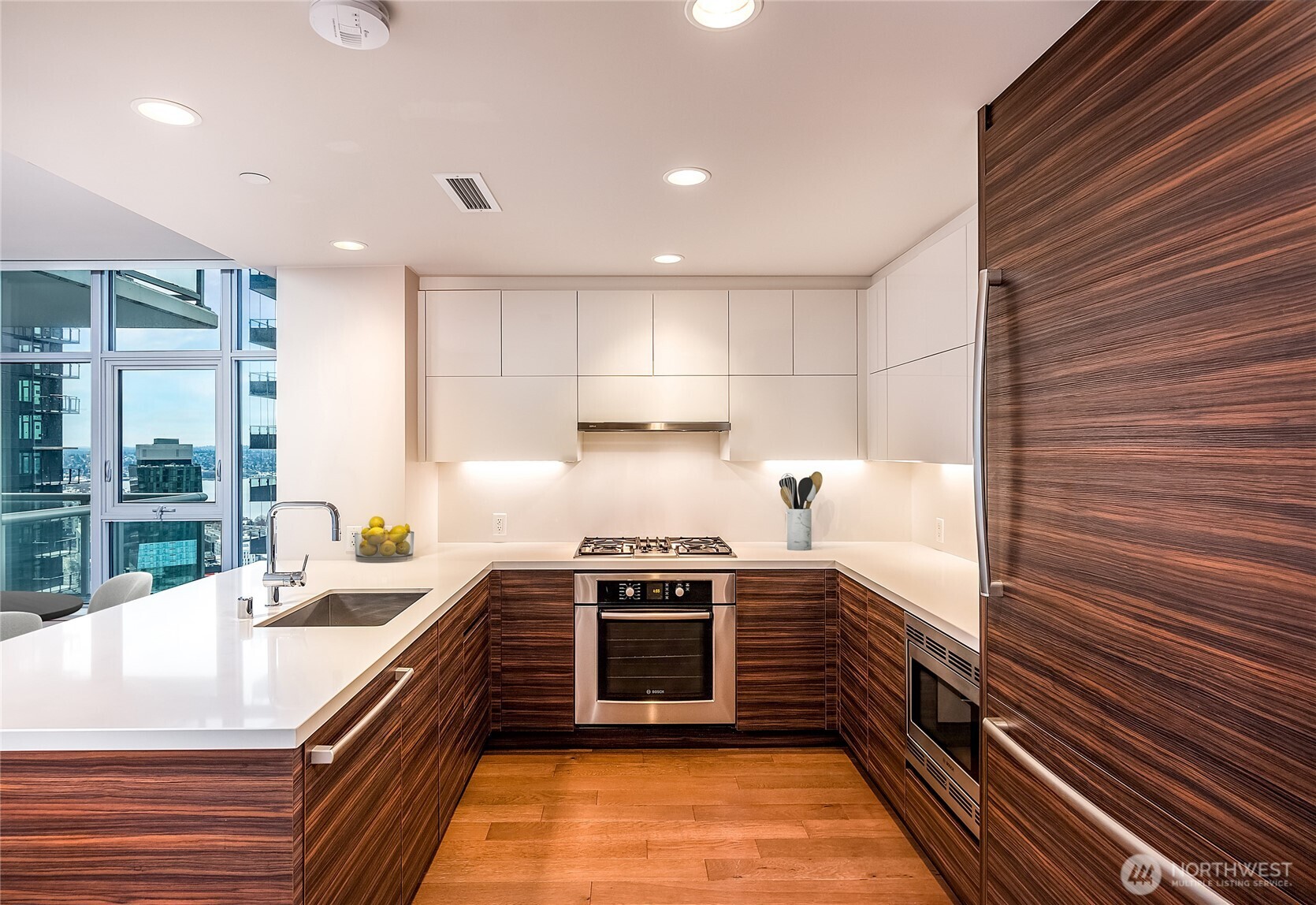 588 Bell Street, Unit 2902S Seattle, WA 98121 - Photo 6 of 40