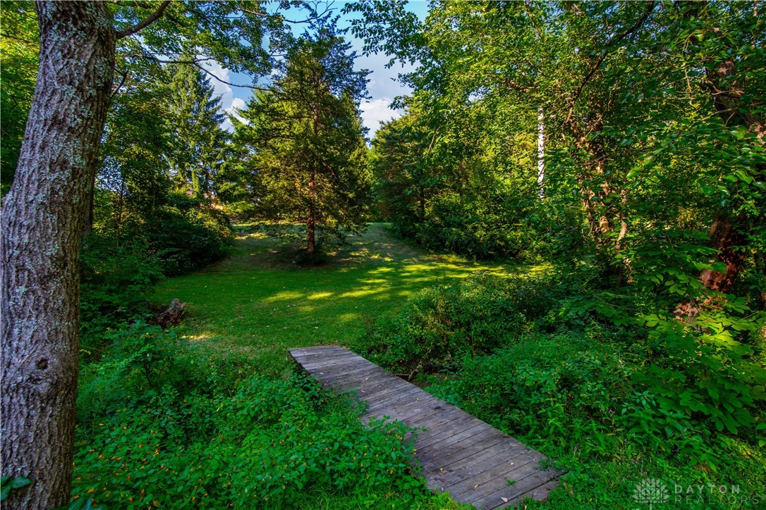 391 Darst Road Dayton, OH 45440 - Photo 5 of 37