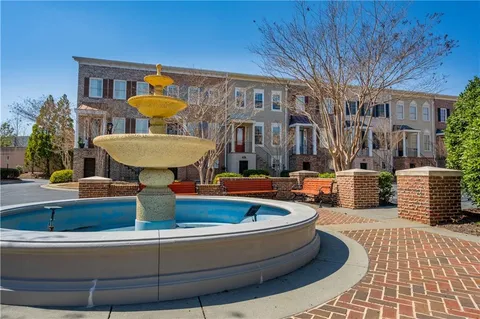 $549,999 | 941 Persimmon Point Northeast, Atlanta, GA 30328
