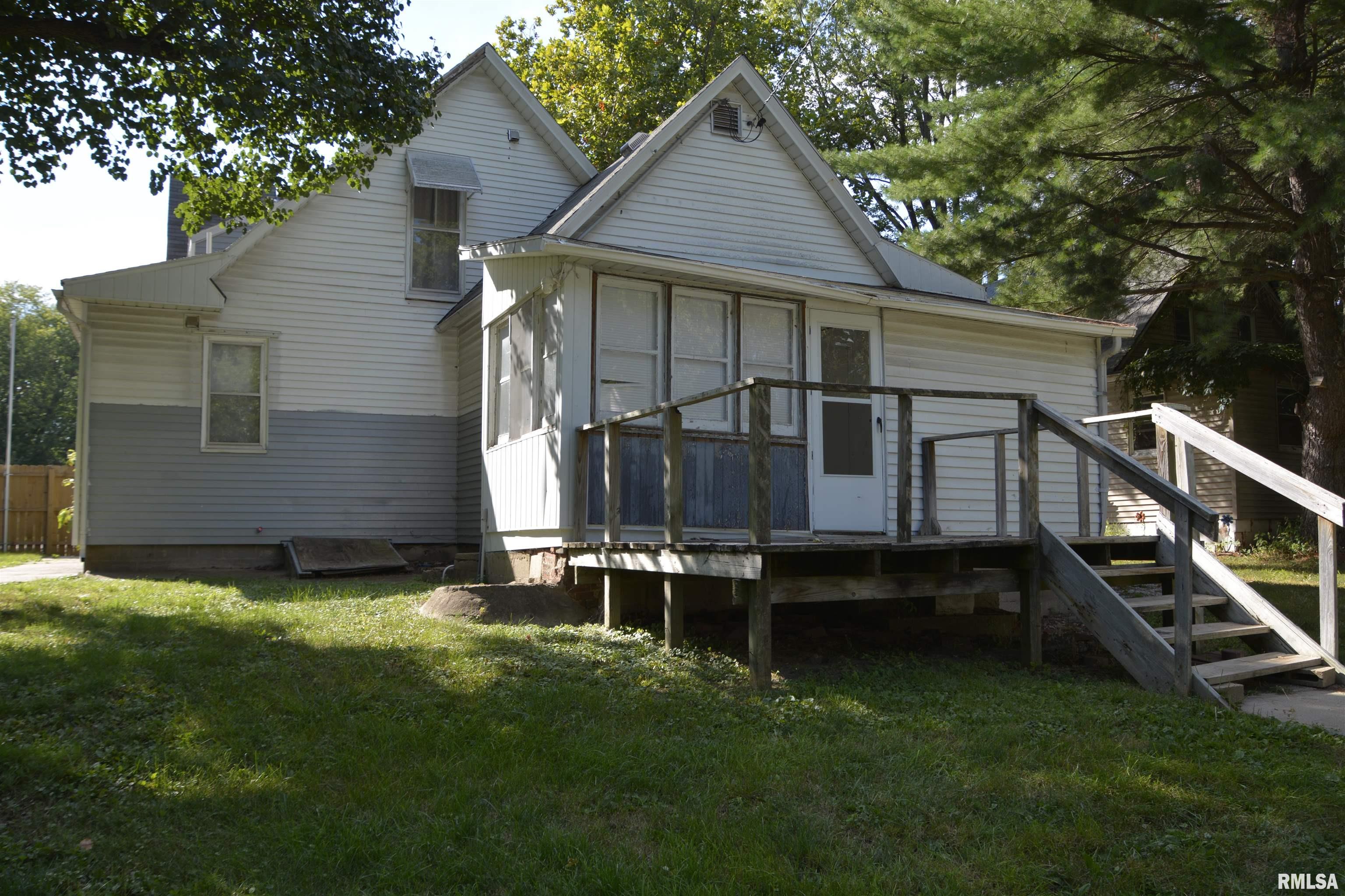 521 South Johnson Street Macomb, IL 61455 - Photo 3 of 21