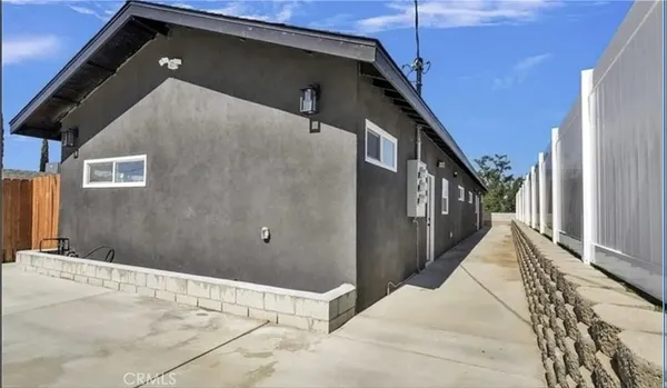 $2,500 | 5472 North Mountain View Avenue, San Bernardino, CA 92407